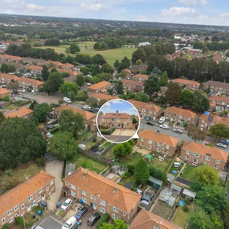 4-bed 3-bath Near Uea Holiday home *