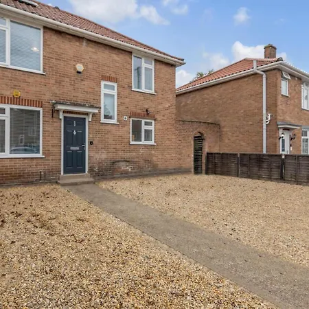 Holiday home 4-bed 3-bath Near Uea