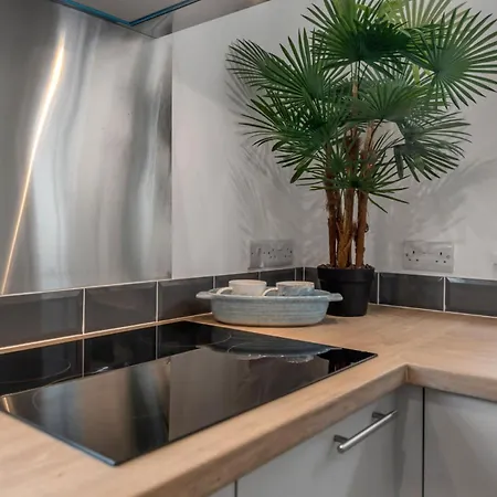 4-bed 3-bath Near Uea Holiday home
