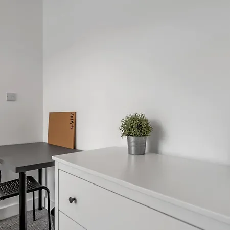 4-bed 3-bath Near Uea Holiday home *